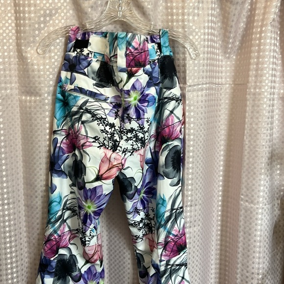 Size 8 OBERMEYER Women's Malta Ski Pant - Picture 10 of 11